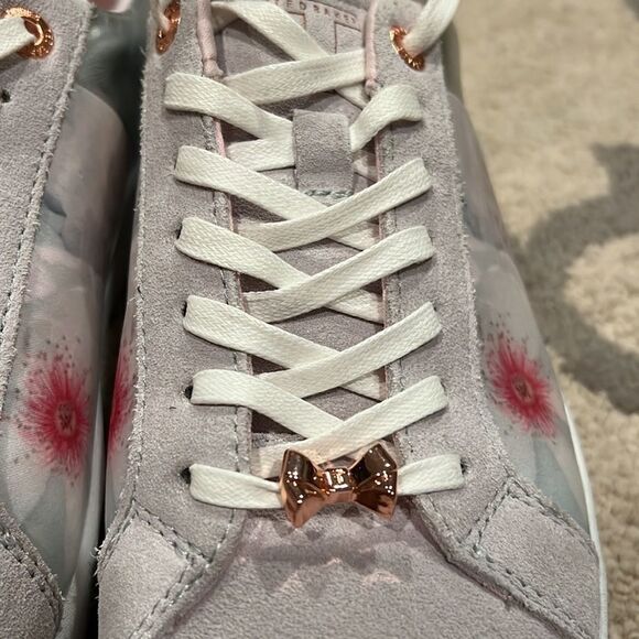 Ted Baker Fushar sneakers size 10 like new condition floral print and suede - Picture 6 of 10